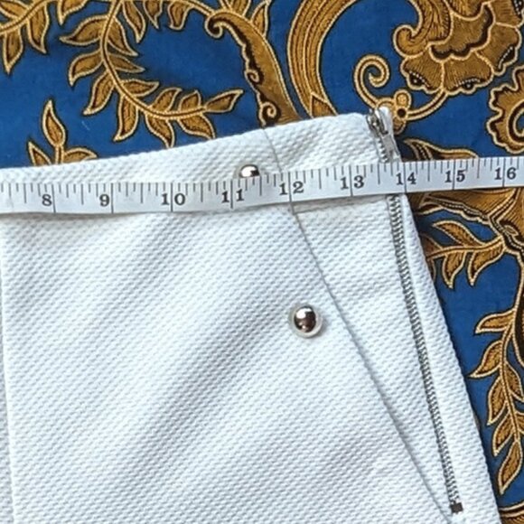 High-rise form-fitting white shorts small Bedo GUC - Picture 6 of 12